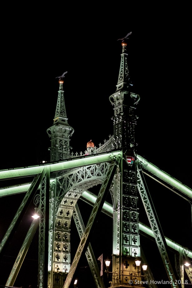 Szabadság híd (Liberty Bridge) at night